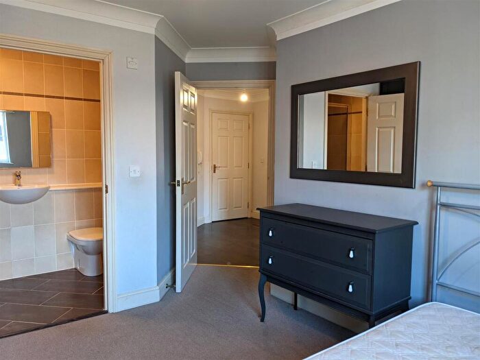 2 Bedroom Apartment To Rent In Phoenix House, Oxford Road, Reading, Berkshire, RG1