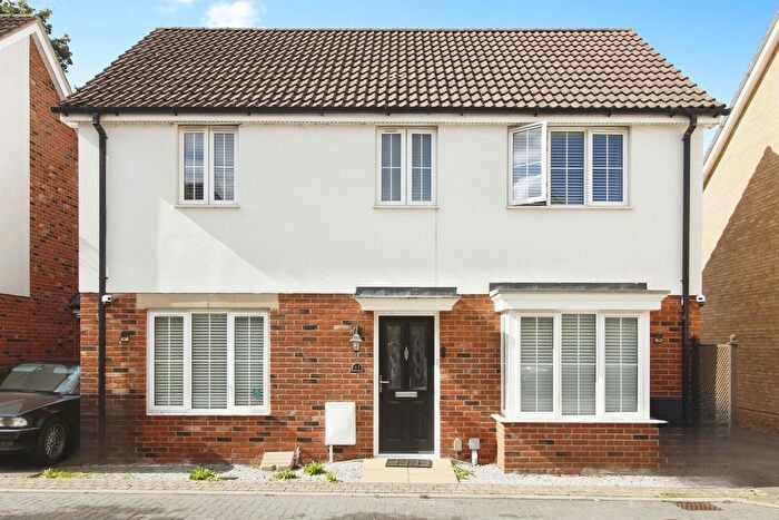 3 Bedroom Detached House For Sale In Bargroves Avenue, St. Neots, PE19