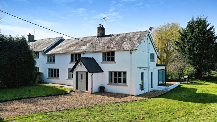 3 Bedroom Cottage To Rent In Channel View, CF3