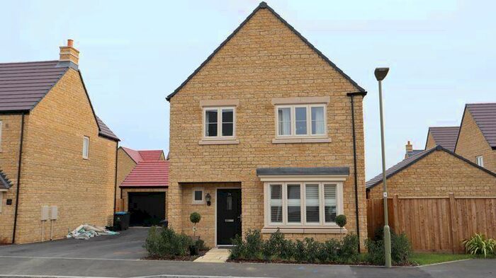 4 Bedroom Detached House To Rent In Spitfire Drive, Witney, OX29