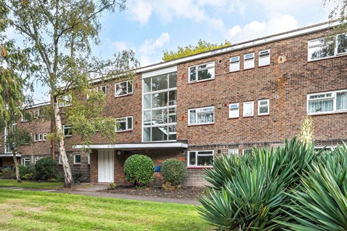 3 Bedroom Apartment To Rent In Rectory Green, Beckenham, Kent, BR3