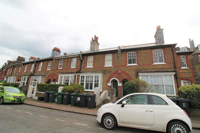 1 Bedroom Flat To Rent In Inwood Crescent, Brighton, BN1