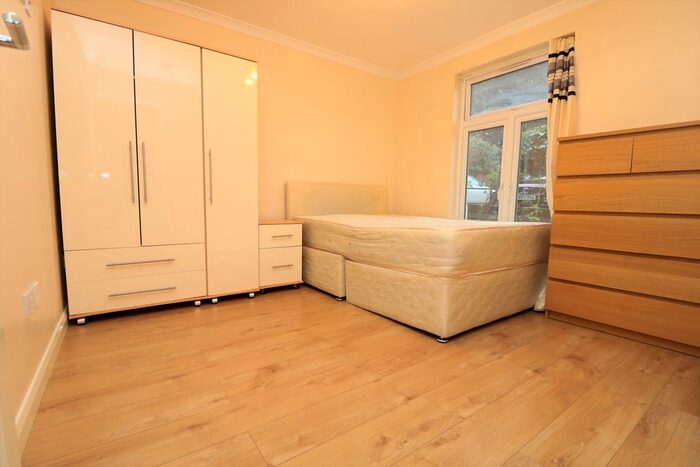 5 Bedroom Maisonette To Rent In Staveley Close, London, N7