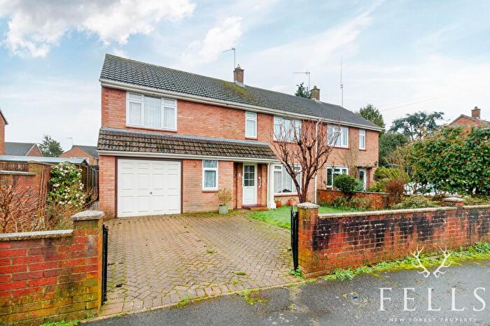 3 Bedroom Semi-Detached House For Sale In Old Barn Close, Ringwood, BH24