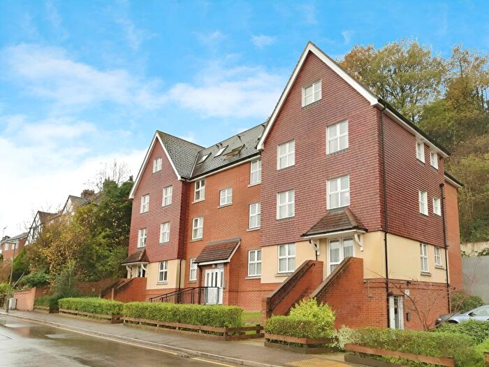 2 Bedroom Apartment To Rent In Garlands Road, Redhill, RH1