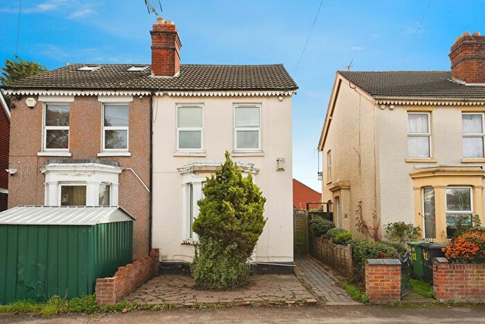 3 Bedroom Semi Detached House For Sale In Eastern Avenue, Gloucester, Gloucestershire, GL4