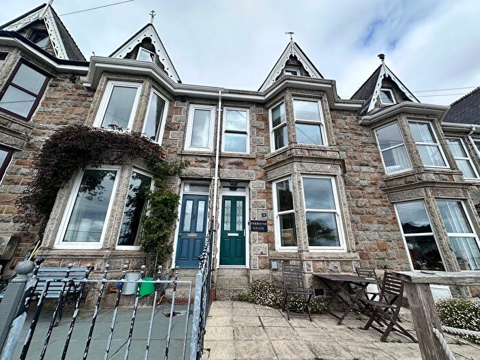 3 Bedroom Property To Rent In Hillside Terrace, Penzance, TR18