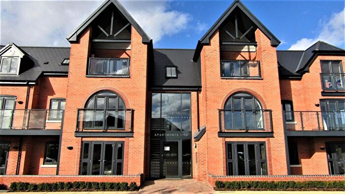 2 Bedroom Apartment To Rent In Lakeside Apartments, Barton Marina, DE13