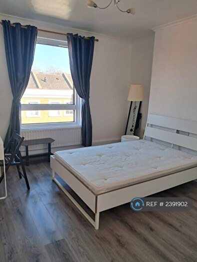 2 Bedroom Flat To Rent In Gower House, London, SE17