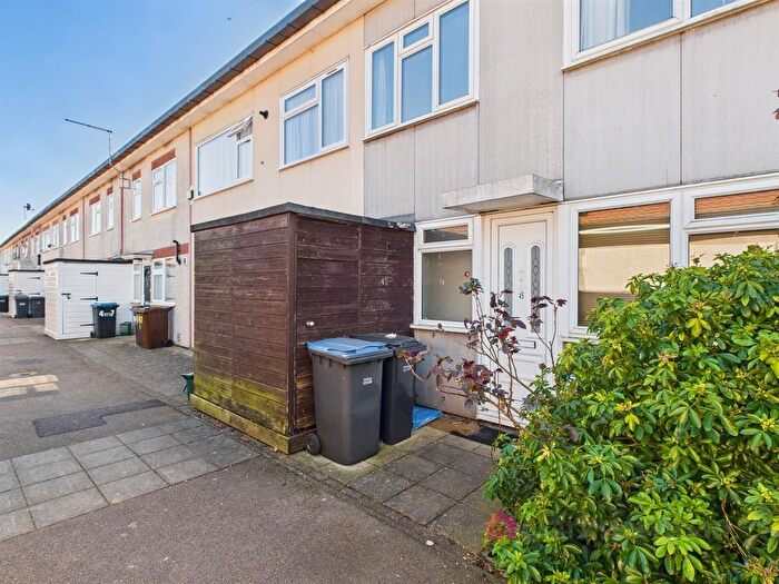 5 Bedroom Terraced House To Rent In Berecroft, Harlow, CM18