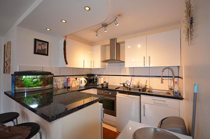 2 Bedroom Flat To Rent In Kinian Court, Scarle Road, Wembley, HA0