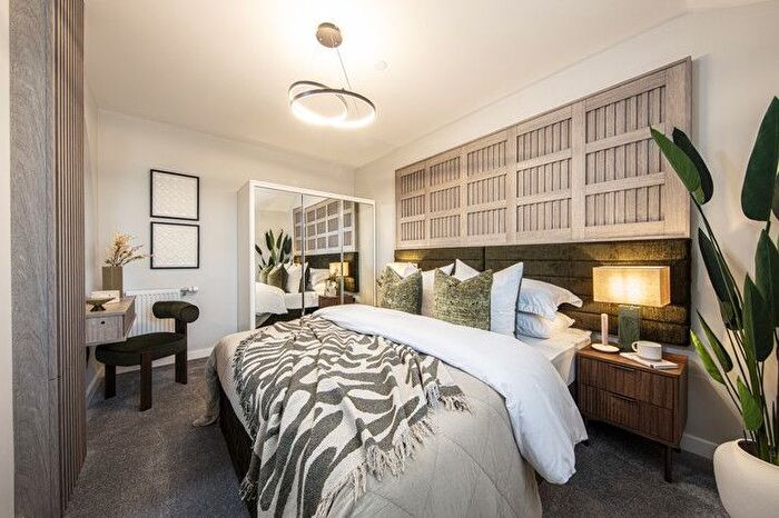 1 Bedroom Flat For Sale In High Road, Goodmayes, Ilford, IG3