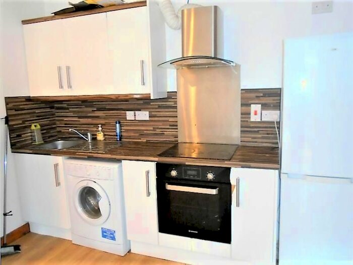 Studio To Rent In Tiverton Road, Selly Oak, Birmingham, B29