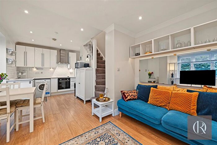 1 Bedroom Flat To Rent In Clapham High Street, London, SW4