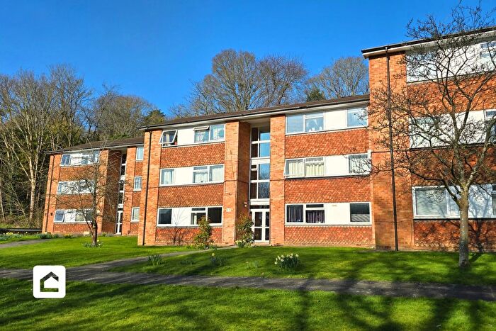 2 Bedroom Flat To Rent In Whyteleafe, Surrey, CR3