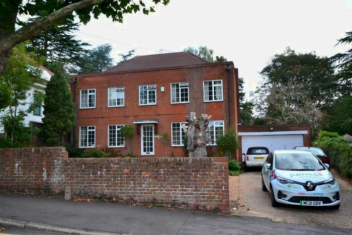 4 Bedroom Detached House To Rent In Nightingale Road, Rickmansworth, Hertfordshire, WD3