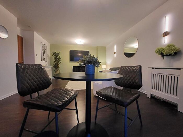 3 Bedroom Flat For Sale In Stretford Road, Hulme, Manchester., M15