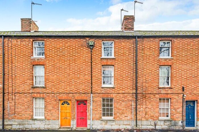2 Bedroom Terraced House To Rent In Church Lane, Bicester, OX26