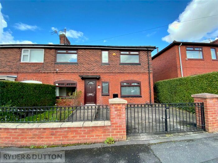 3 Bedroom Semi-Detached House To Rent In Oak Road, Oldham, Greater Manchester, OL8
