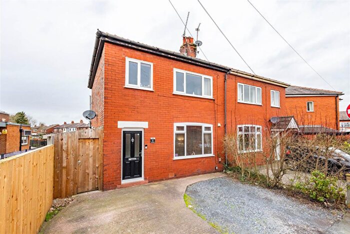 3 Bedroom Semi Detached House For Sale In Rose Street, Farington, Leyland, PR25