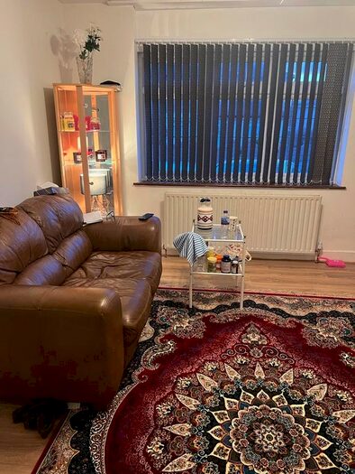 Detached House To Rent In Derwent Drive, Hayes, UB4