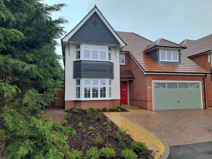 5 Bedroom Detached House For Sale In Saturn Drive, Yapton, BN18