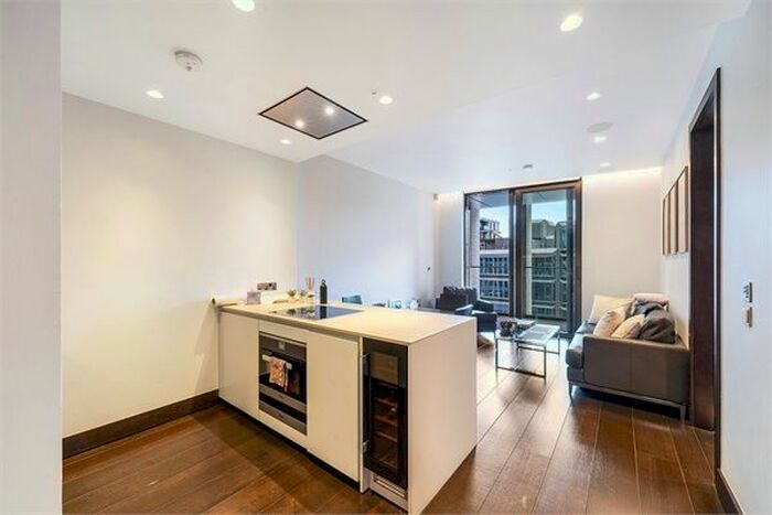 1 Bedroom Flat To Rent In Kingsgate, Kings Gate Lane. Victoria, London, SW1E