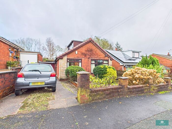 2 Bedroom Detached Bungalow For Sale In Trent Road, Shaw, Oldham, OL2