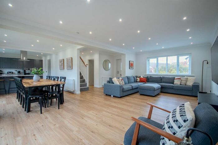 4 Bedroom Detached House To Rent In Oakhill Crescent, Strensall, York, YO32