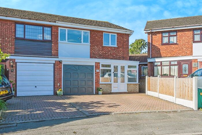 3 Bedroom Semi-Detached House For Sale In Henley Close, Burntwood, WS7