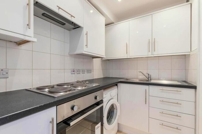 Studio To Rent In Euston Road, London, NW1