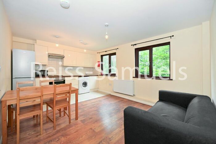 4 Bedroom Terraced House To Rent In Oxley Close, Bermondsey, Southwark, London, SE1
