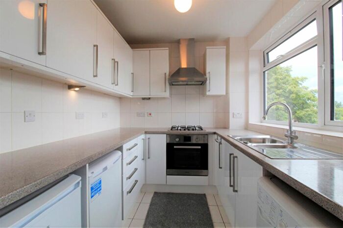 2 Bedroom Apartment To Rent In Blackbird Hill, London, NW9