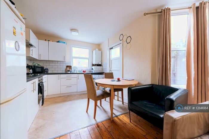 5 Bedroom Semi-Detached House To Rent In Ethnard Road, London, SE15