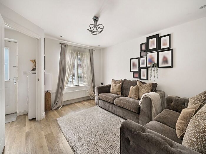 3 Bedroom Semi-Detached House To Rent In Rainbow Gardens, Dartford, DA1