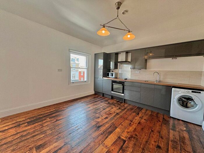 1 Bedroom Apartment To Rent In High Street, Newmarket, CB8