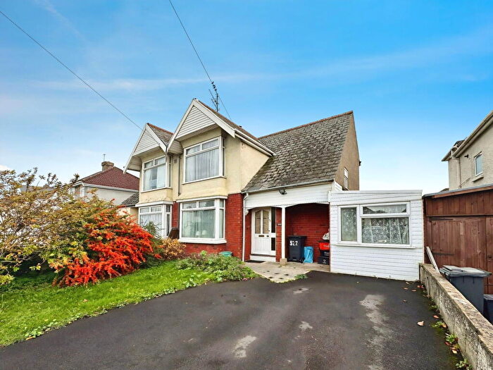 3 Bedroom Semi Detached House For Sale In Cricklade Road, Swindon, SN2