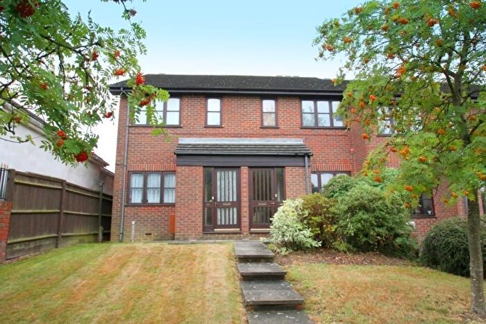 1 Bedroom Flat To Rent In Maidstone Road, Blue Bell Hill, Chatham, ME5