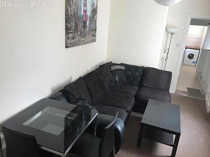 2 Bedroom Flat To Rent In Sandyford Road, Newcastle Upon Tyne, NE2