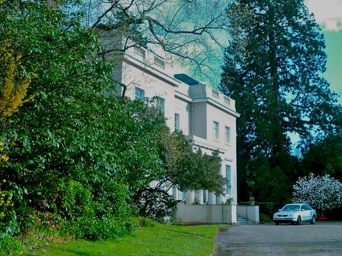 2 Bedroom Flat To Rent In Kenn, Exeter, EX6