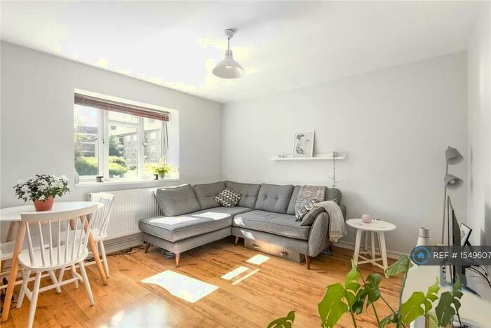 1 Bedroom Flat To Rent In The Hollies, London, N20