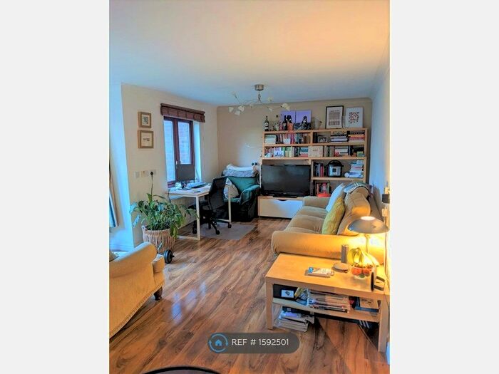 2 Bedroom Flat To Rent In Monro Way, London, E5