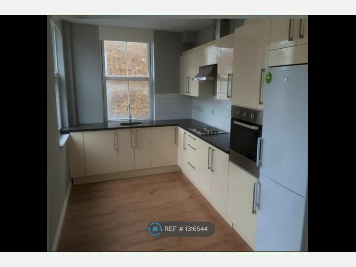 1 Bedroom Flat To Rent In Buckingham Court, Slough SL1