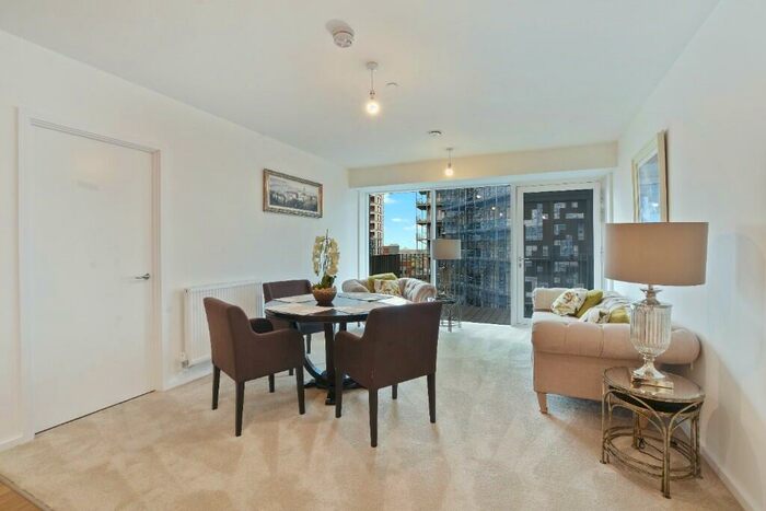 2 Bedroom Flat To Rent In - Ilford Hill, Ilford, London, IG1