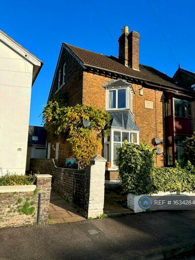 3 Bedroom Semi-Detached House To Rent In Lower Fant Road, Maidstone, ME16