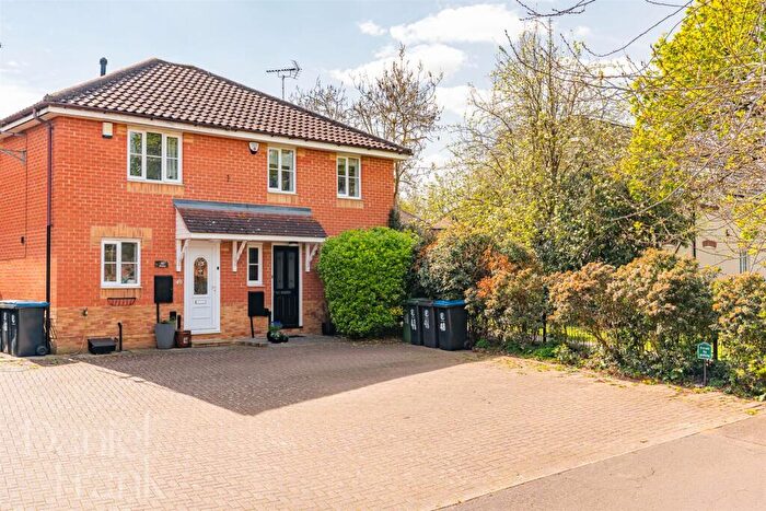 3 Bedroom Semi Detached House For Sale In Fairmeads, Loughton, IG10