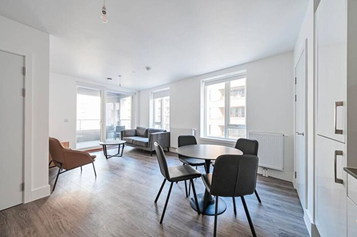 2 Bedroom Flat To Rent In Nautilus Apartments, Canning Town, London, E16