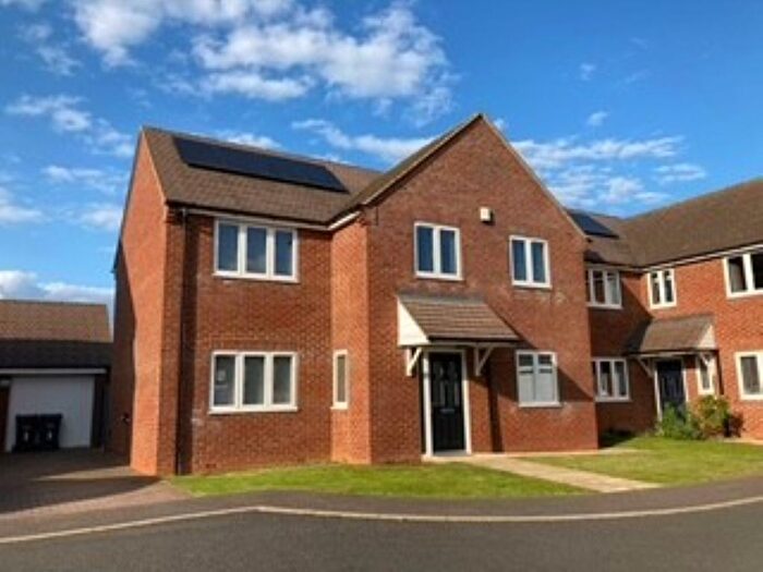 4 Bedroom Detached House For Sale In Pagnell Close, Wootton, Northampton, NN4