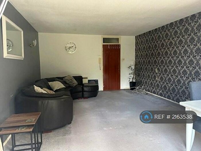 2 Bedroom Flat To Rent In Blair Road, Slough, SL1