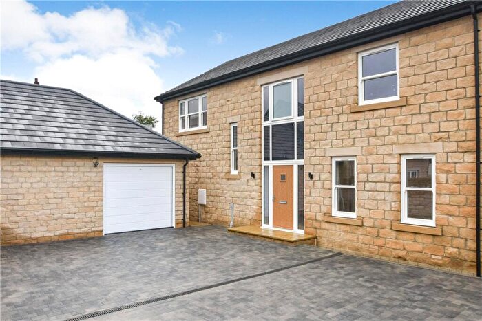 4 Bedroom House For Sale In Granby Farm Grove, Harrogate, North Yorkshire, HG1